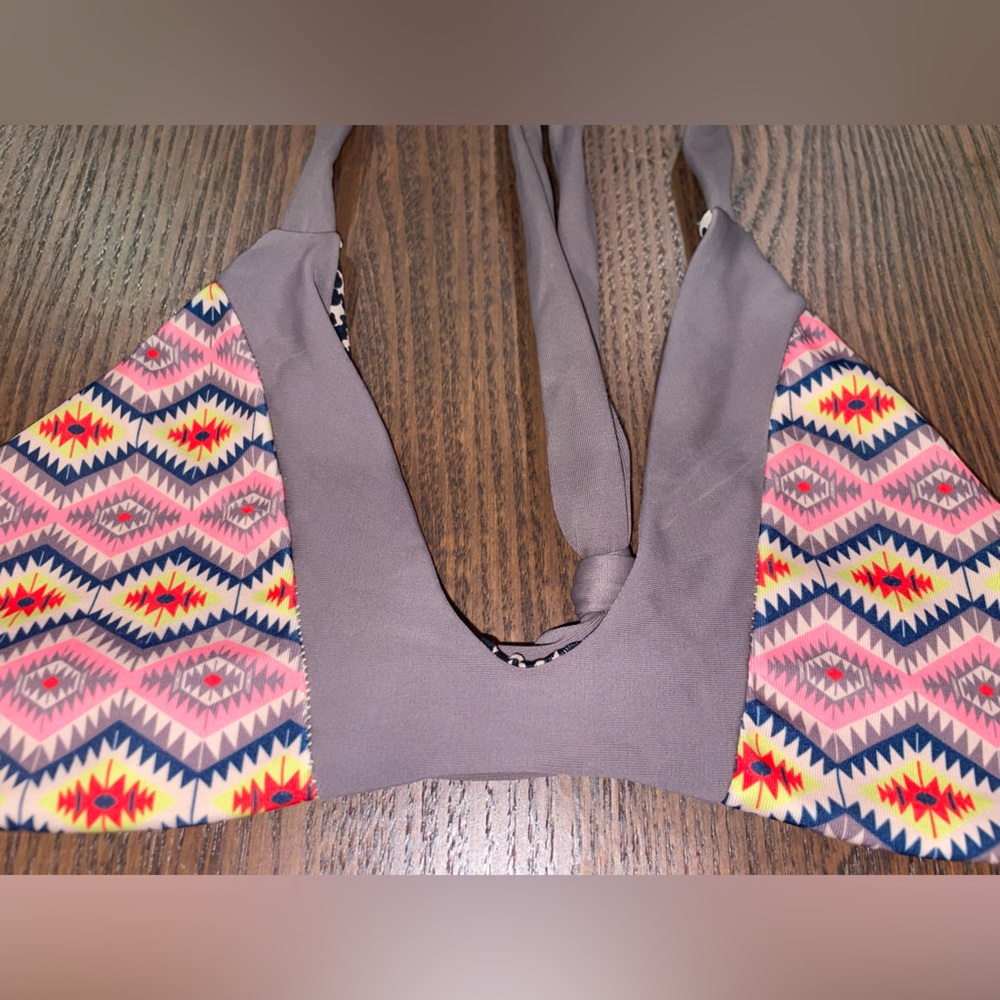 Acacia swimwear top size medium - Picture 2 of 5